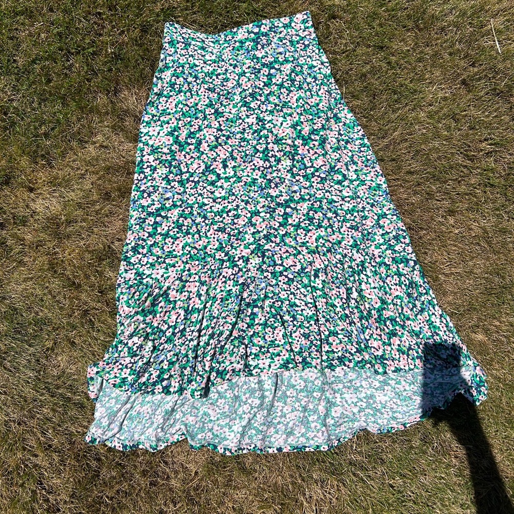 Floral Maxi skirt
